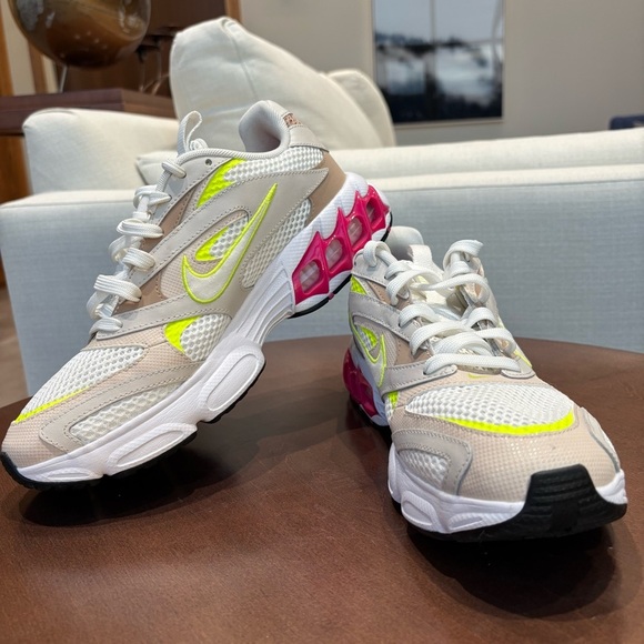 Nike Women’s Zoom Air Fire "Summit White And Total Orange" sneaker, Size 9.5 - Picture 12 of 13